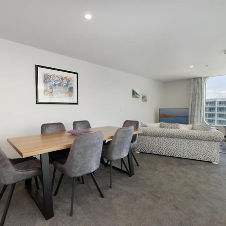 Oceanside Apartment With Iconic Views Mount Maunganui Bagian luar foto