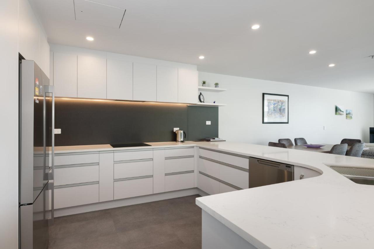 Oceanside Apartment With Iconic Views Mount Maunganui Bagian luar foto